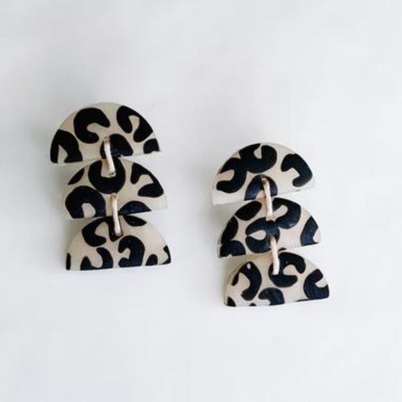 MODERN CLAY “Sloan” Polymer Clay Leopard Earrings - Picture 2 of 7